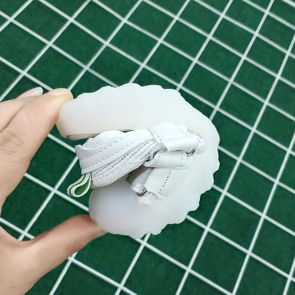 Model nou de sandale pentru bebelusi din piele ecologica cu autocolante