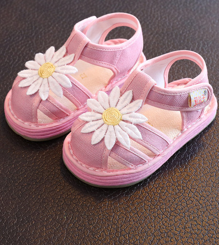 Cizme textile pentru bebelusi cu o floare pentru fete