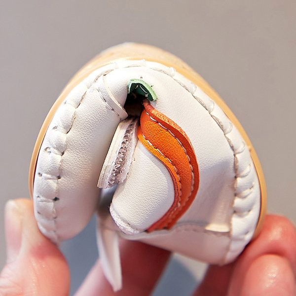 Pantofi moderni pentru bebelusi din piele ecologica cu talpa moale pentru fete