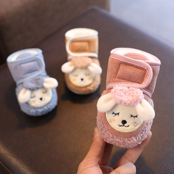 Cizme bebelusi cu vata mai multe modele element 3D si inscriptie