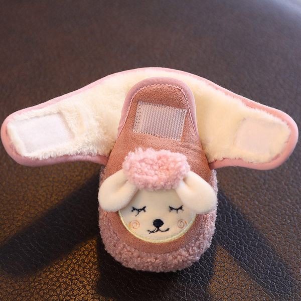 Cizme bebelusi cu vata mai multe modele element 3D si inscriptie