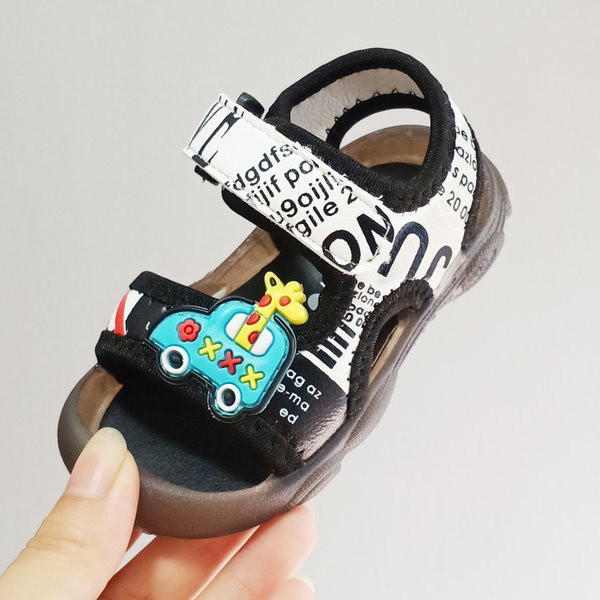 Ежедневни бебешки сандали с апликация и 3D елемент 