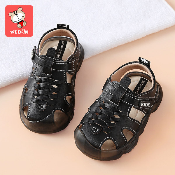 Sandale din piele pentru bebelusi cu petice