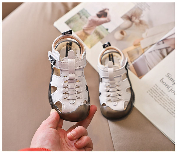 Model nou de sandale bebelusi din piele ecologica cu talpa moale pentru baieti