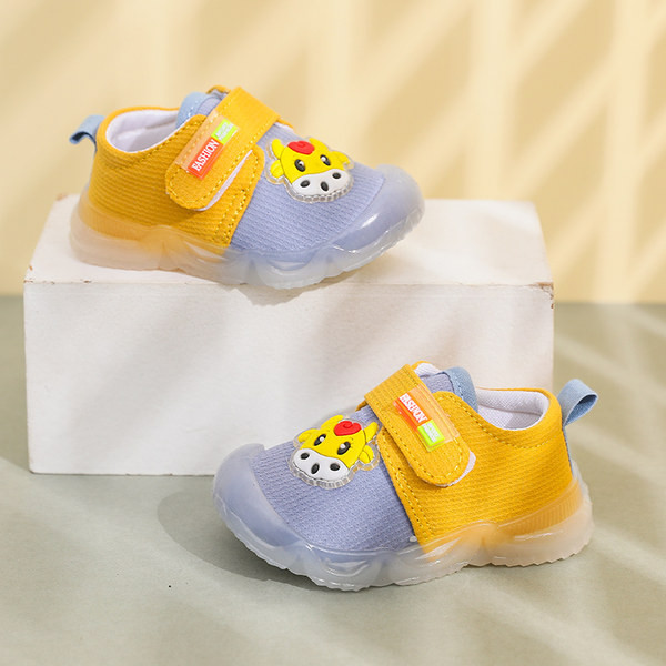 Ежедневни бебешки обувки с мека подметка и емблема 