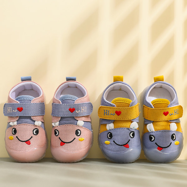 Pantofi casual pentru bebelusi cu broderie si talpa moale