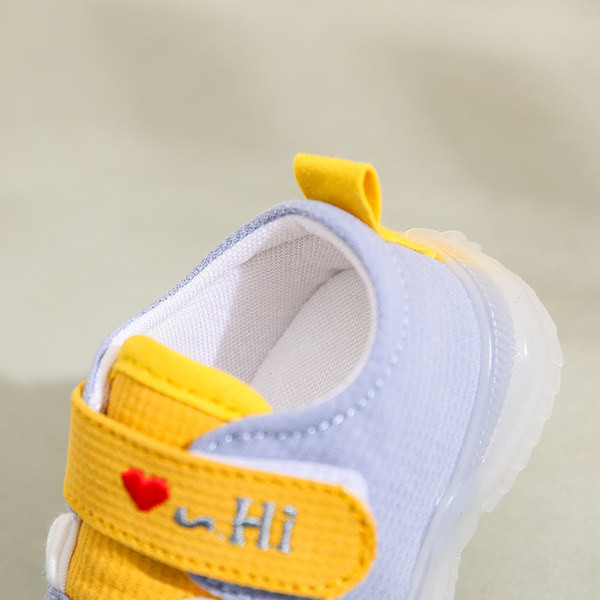 Pantofi casual pentru bebelusi cu broderie si talpa moale