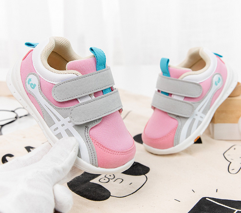 Pantofi pentru bebelusi cu autocolante pentru fete si baieti