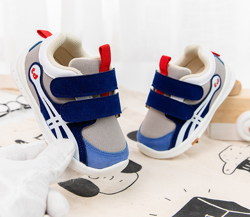 Pantofi pentru bebelusi cu autocolante pentru fete si baieti