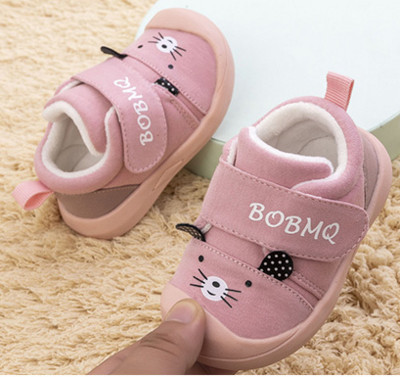 Pantofi pentru bebelusi cu autocolante - mai multe modele