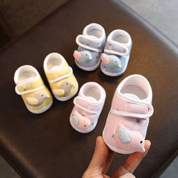 Cizme moi pentru bebelusi cu element 3D