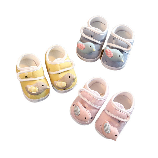 Cizme moi pentru bebelusi cu element 3D