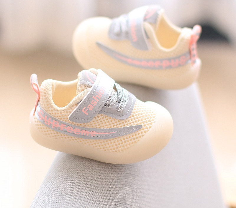 Pantofi de primăvară respirabili, cu autocolante