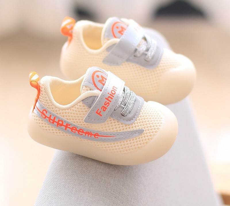 Pantofi de primăvară respirabili, cu autocolante