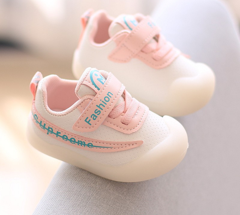 Дишащи пролетни бебешки обувки с лепенки