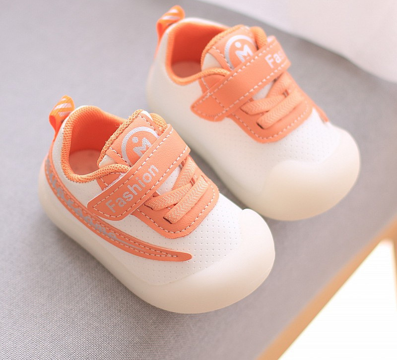 Pantofi de primăvară respirabili, cu autocolante