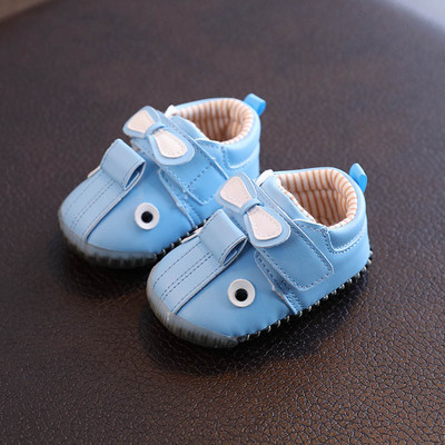 Pantofi pentru bebelusi cu autocolante de la 6 la 12 luni