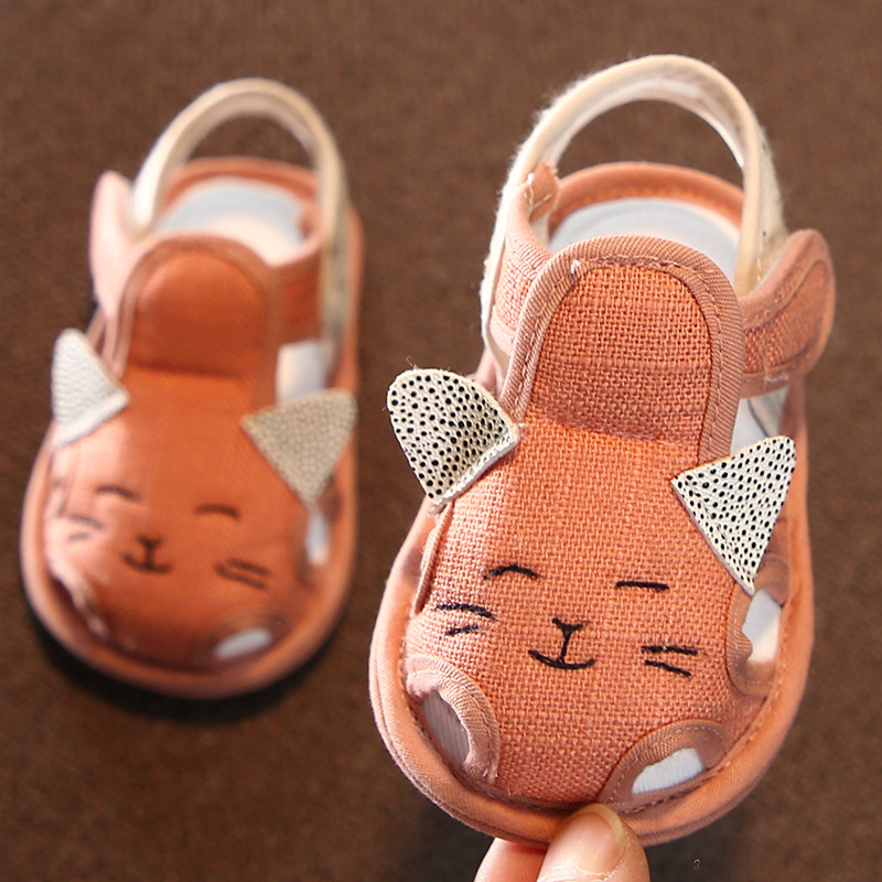 Botine pentru bebelusi din stofa cu broderie - model unisex