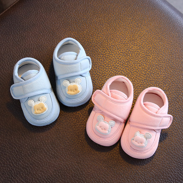 Pantofi bebelusi cu petice si aplicatie 6-12 luni