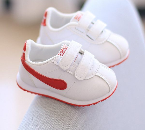 Adidași pentru bebeluși cu autocolante - din piele ecologică