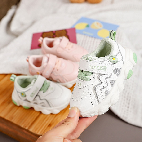 Model nou de adidași pentru bebeluși cu inscripție - piele artificială pentru fete