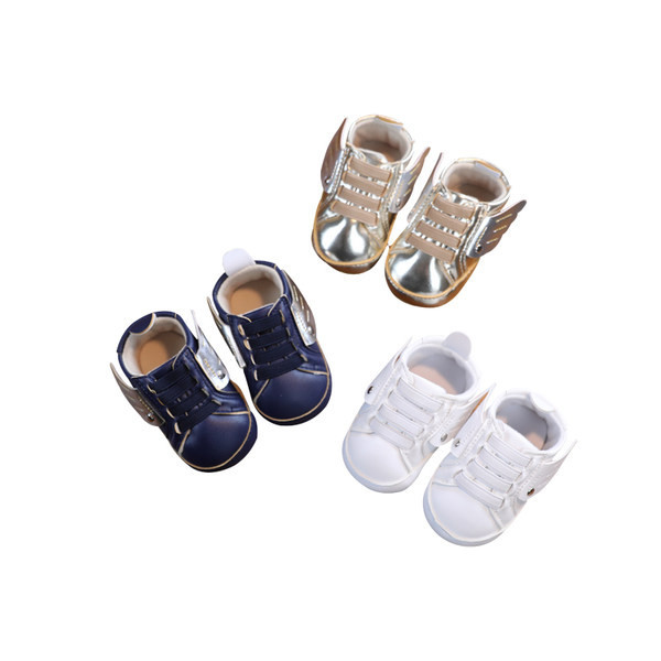 Бебешки обувки от еко кожа с връзки 