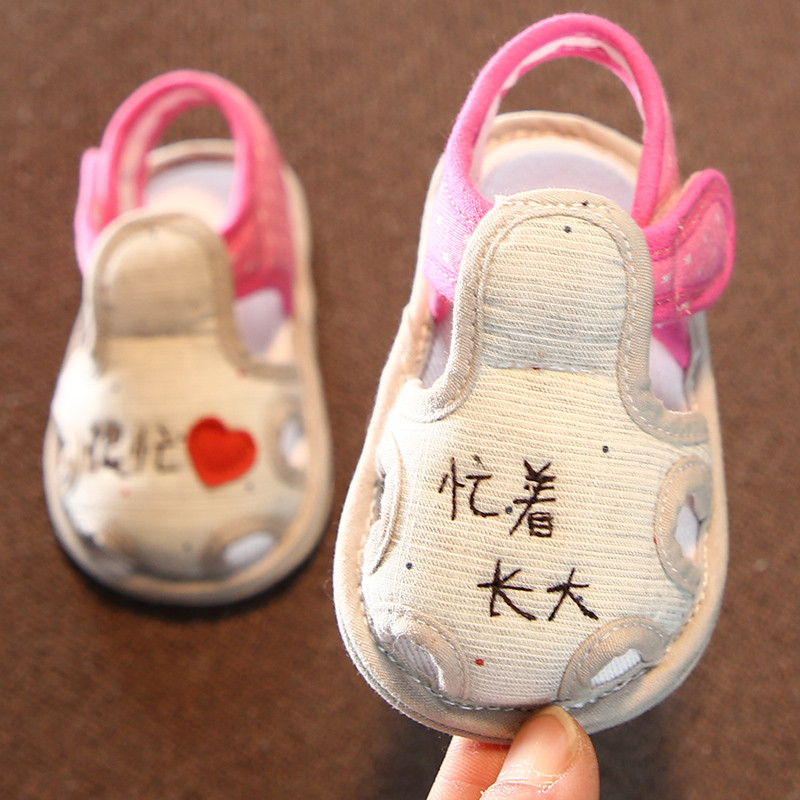 Sandale textile pentru bebelusi cu broderie