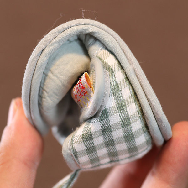 Botine pentru bebelusi cu broderie colorata