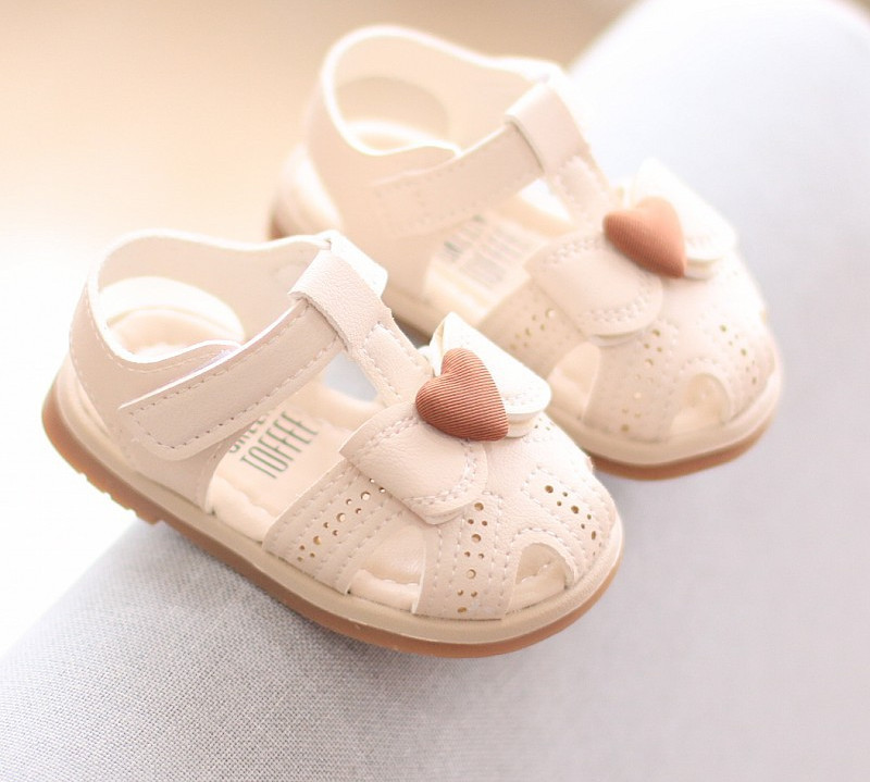 Sandale din piele pentru bebelusi cu panglica si talpa moale
