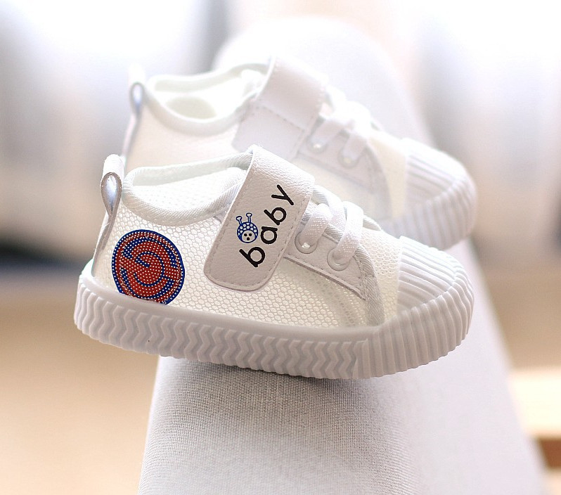 Pantofi bebelusi cu plasa si broderie - mai multe modele