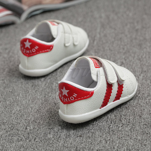 Model nou de adidași pentru bebeluși cu petice velcro din piele ecologică