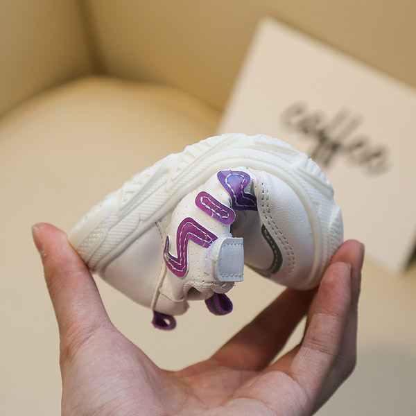 Model nou de adidași pentru bebeluși din imitație de piele pentru fete