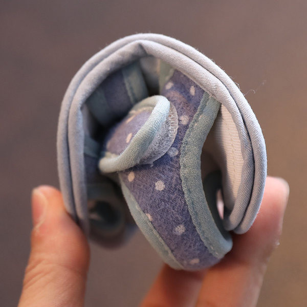 Sandale textile pentru bebelusi cu aplicatie de rata