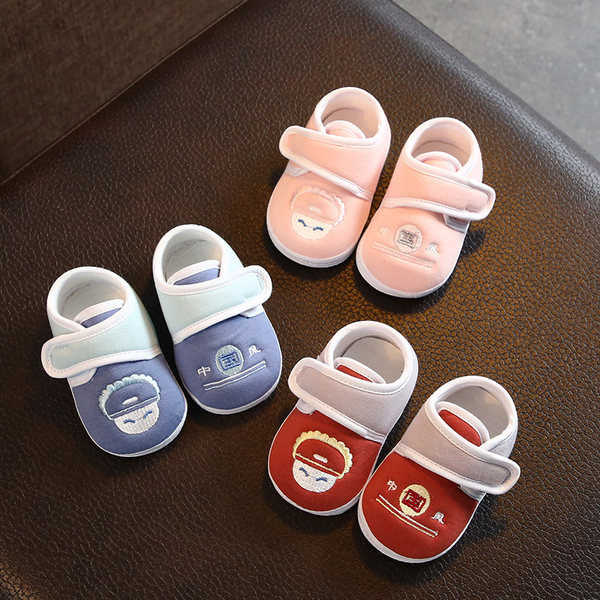 Pantofi copii cu broderie si autocolante