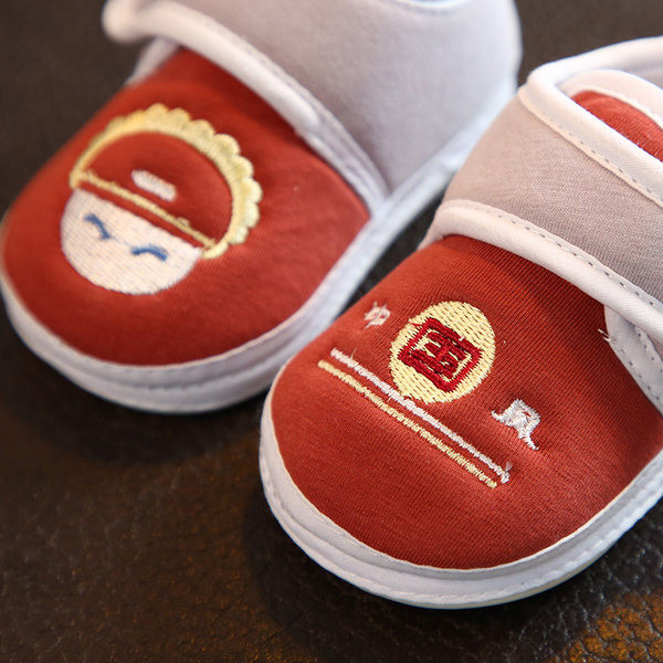 Pantofi copii cu broderie si autocolante