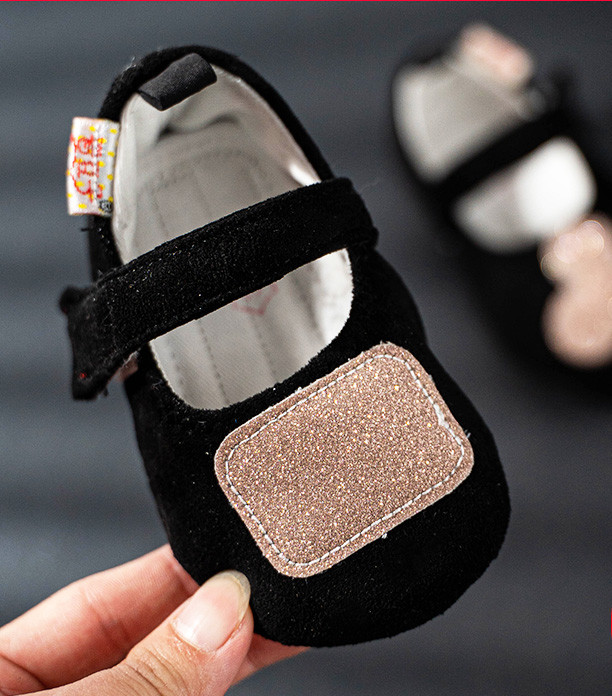 Нов модел текстилни бебешки обувки с мека подметка