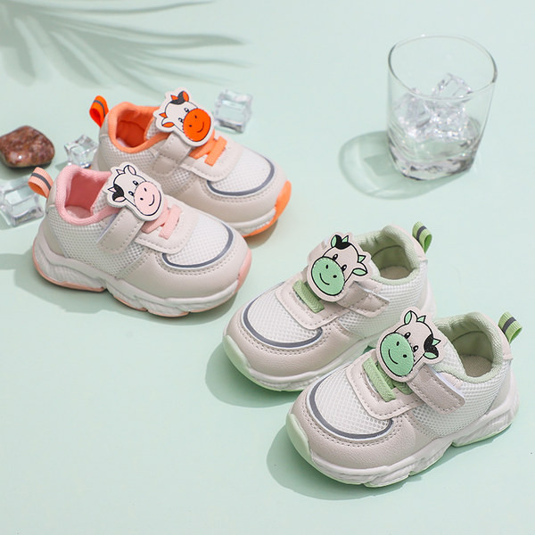 Adidași moderni pentru bebeluși pentru fete cu plase