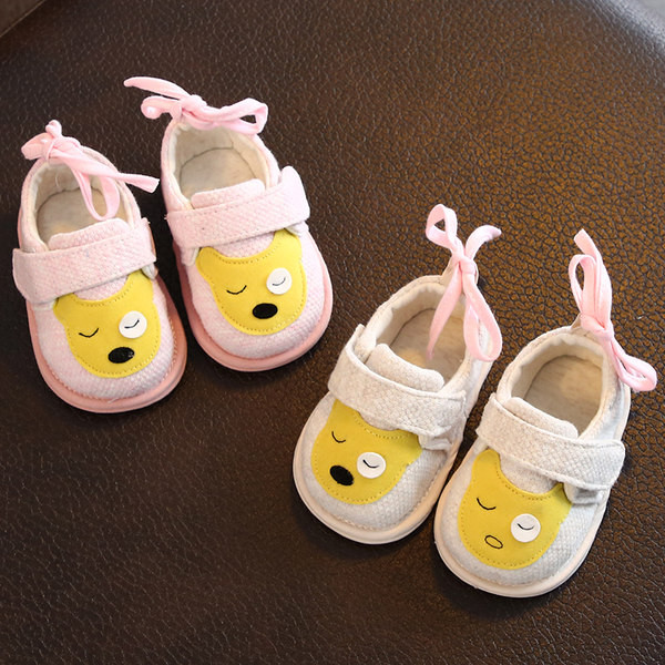 Cizme textile pentru bebelusi cu autocolante