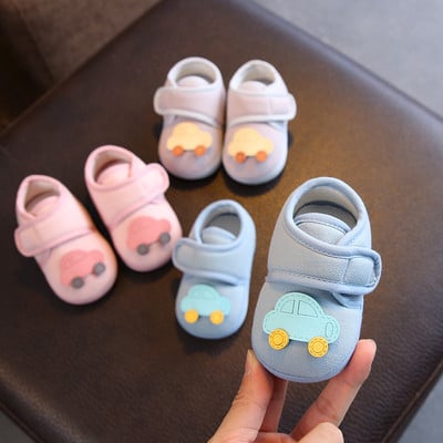 Бебешки обувки с 3D апликация и лепенки