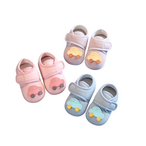 Pantofi pentru bebelusi cu aplicatii 3D si autocolante