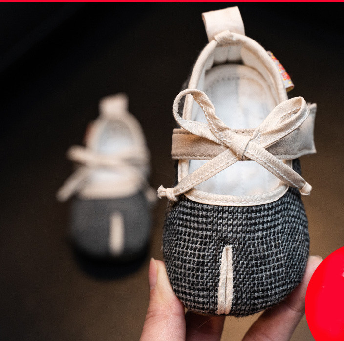 Cizme pentru bebelusi textil cu panglica pentru fete