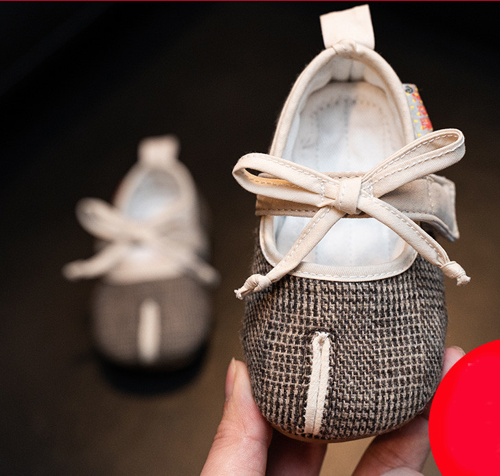 Cizme pentru bebelusi textil cu panglica pentru fete