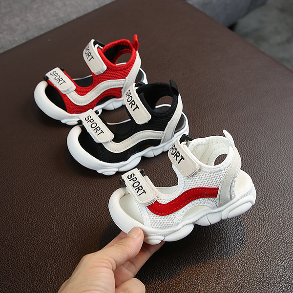 Sandale pentru bebeluși cu autocolante și inscripție