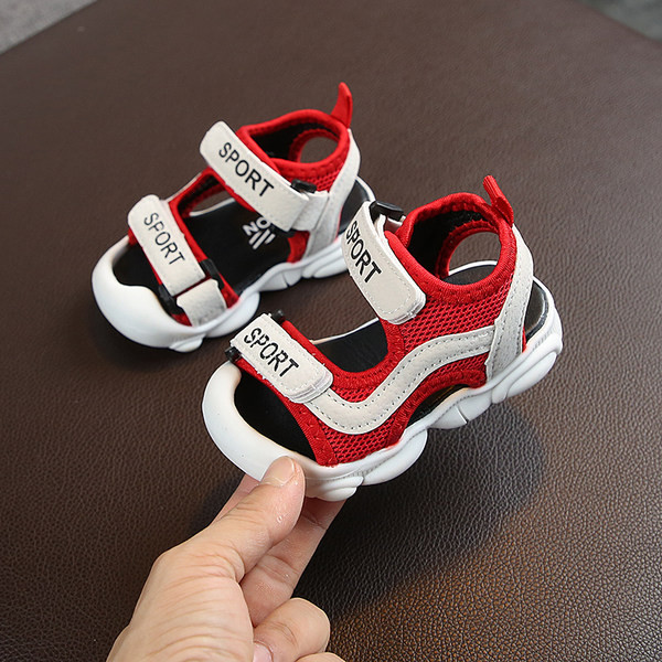 Sandale pentru bebeluși cu autocolante și inscripție