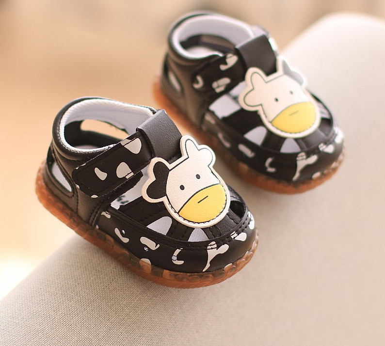 Sandale din piele pentru bebeluși cu element 3D și talpă moale