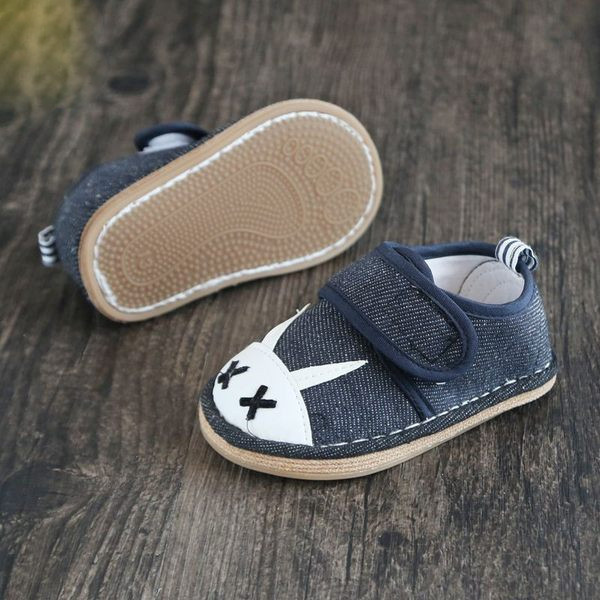 Model nou de pantofi pentru bebelusi cu talpa moale pentru baieti