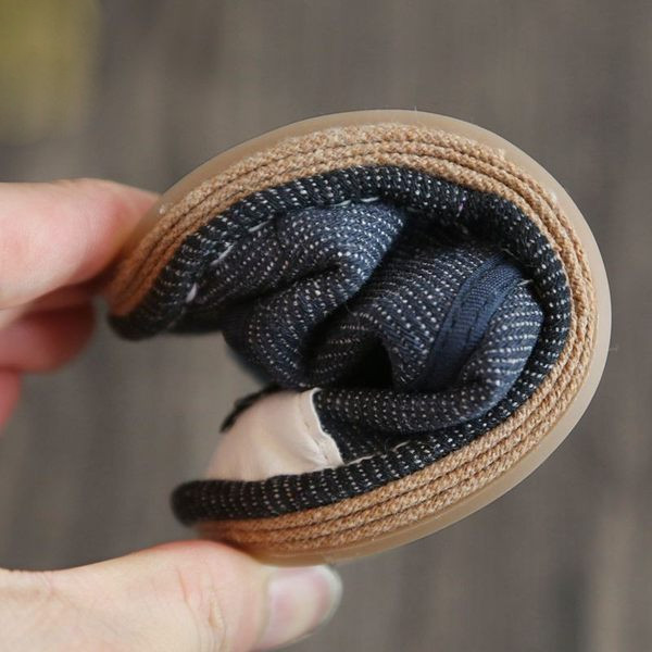 Model nou de pantofi pentru bebelusi cu talpa moale pentru baieti