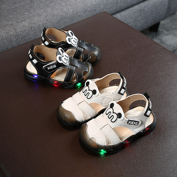 Sandale luminoase bebelusi pentru baieti din piele ecologica cu autocolante