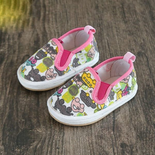 Pantofi colorati pentru bebelusi cu talpa moale pentru fete