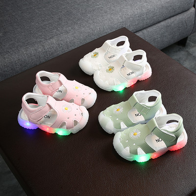 Бебешки светещи сандали с лепенки и апликация